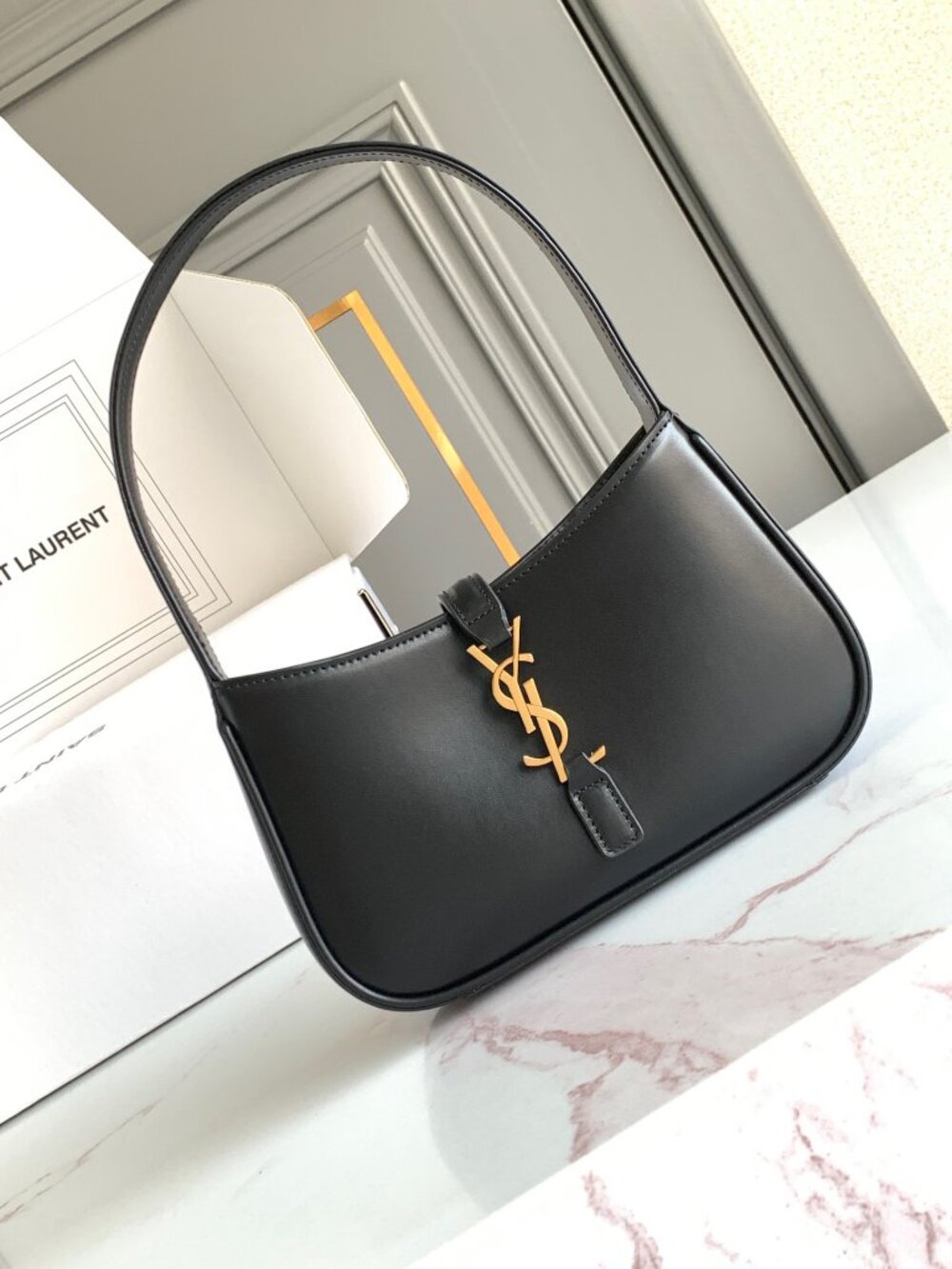 YSL SAINT LAURENT LE 5A7 Bag